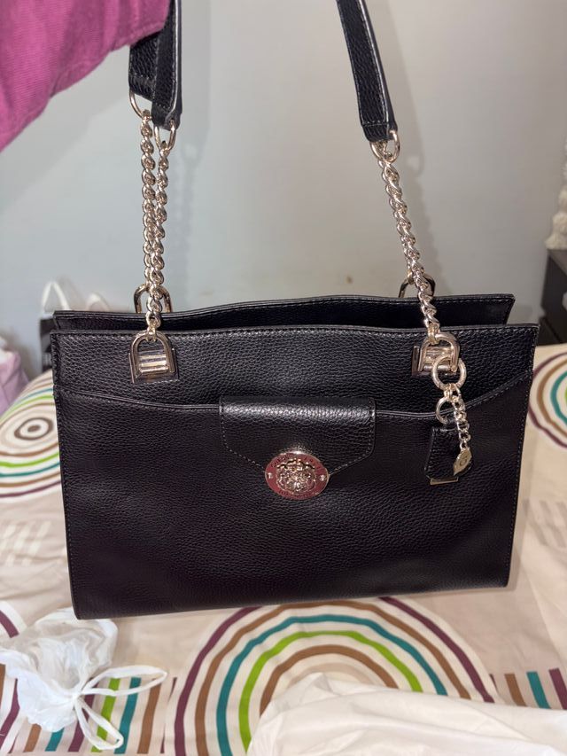 Bolso Guess Negro y Plateado