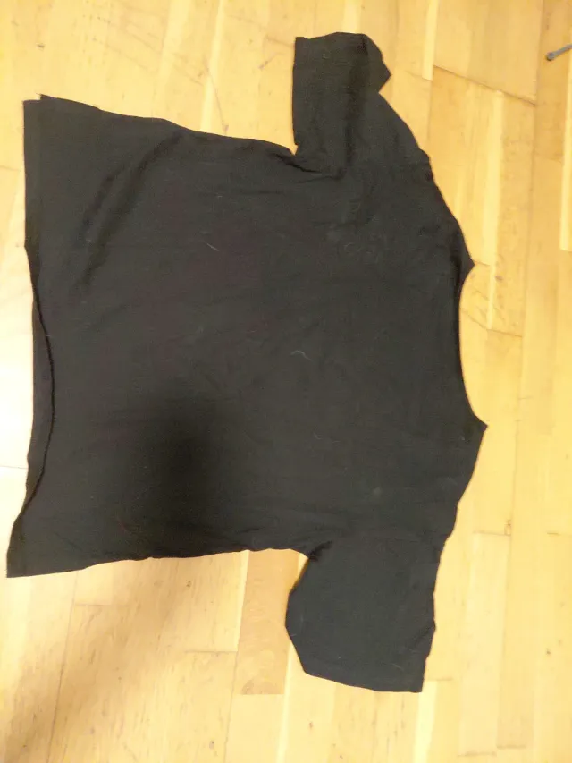 Camisa negra básica