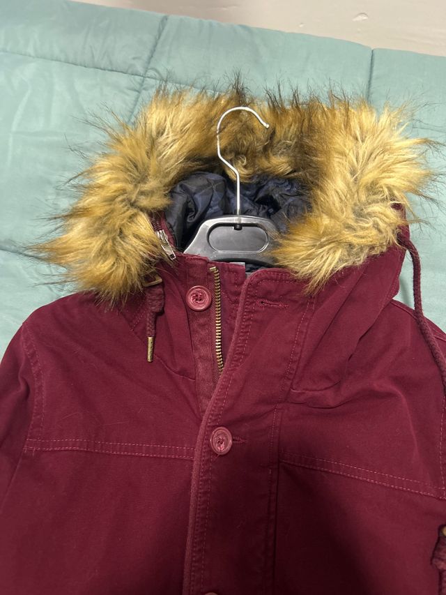 Abrigo con capucha y pelo de marca celopman