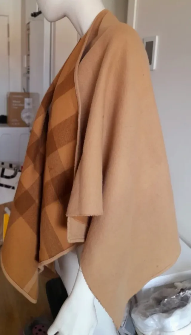 Capa Burberry Nova Check Beige y Marrón