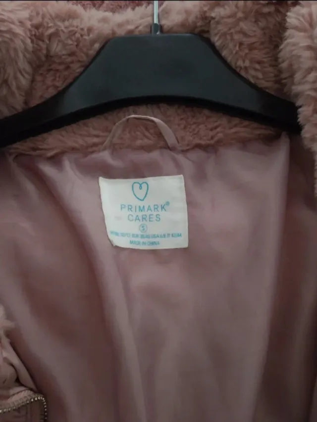 Casaco acolchoado rosa com pelo