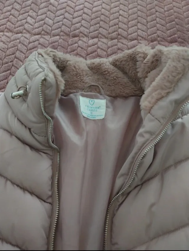 Casaco acolchoado rosa com pelo