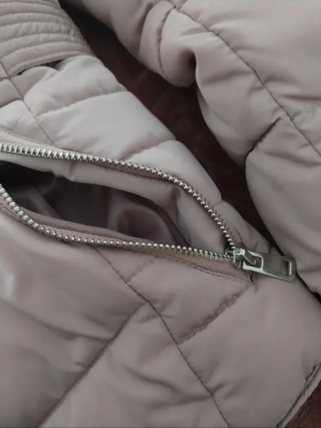 Casaco acolchoado rosa com pelo