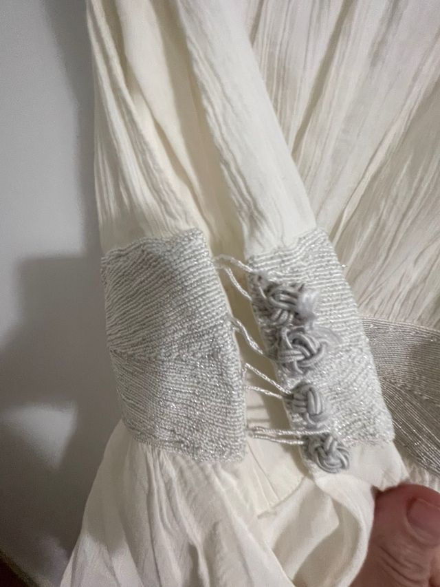 Vestido mido blanco algodón bordado, diseño único