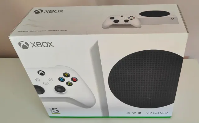 Xbox Series S + 2 mandos + juegos