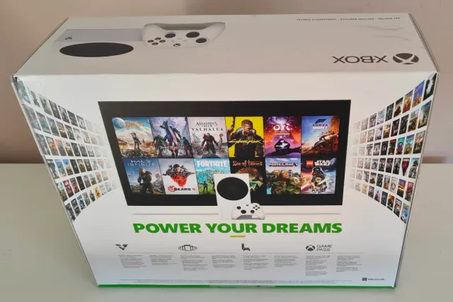 Xbox Series S + 2 mandos + juegos