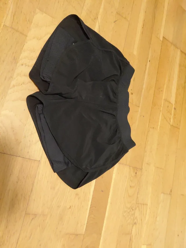 Shorts deportivos negros Decathlon