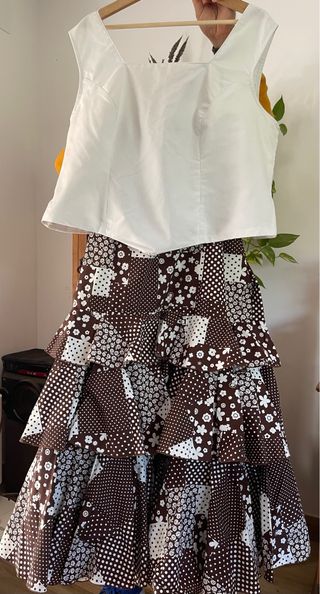 Conjunto de corpiño y falda de flamenca