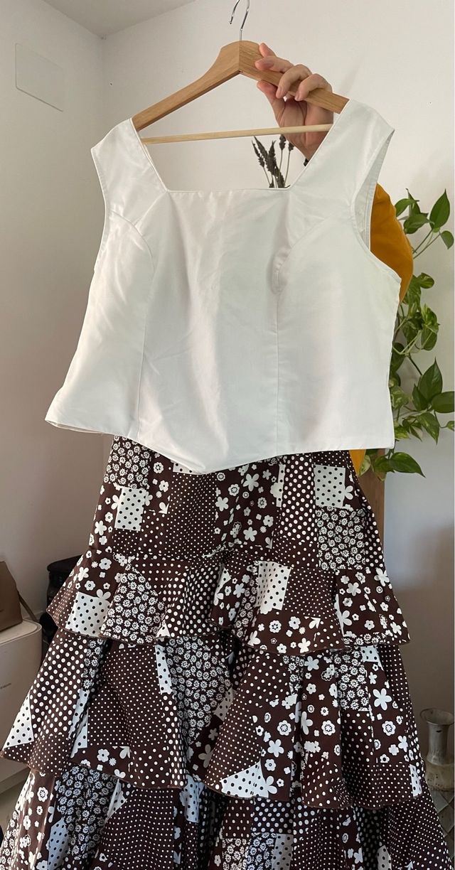 Conjunto de corpiño y falda de flamenca