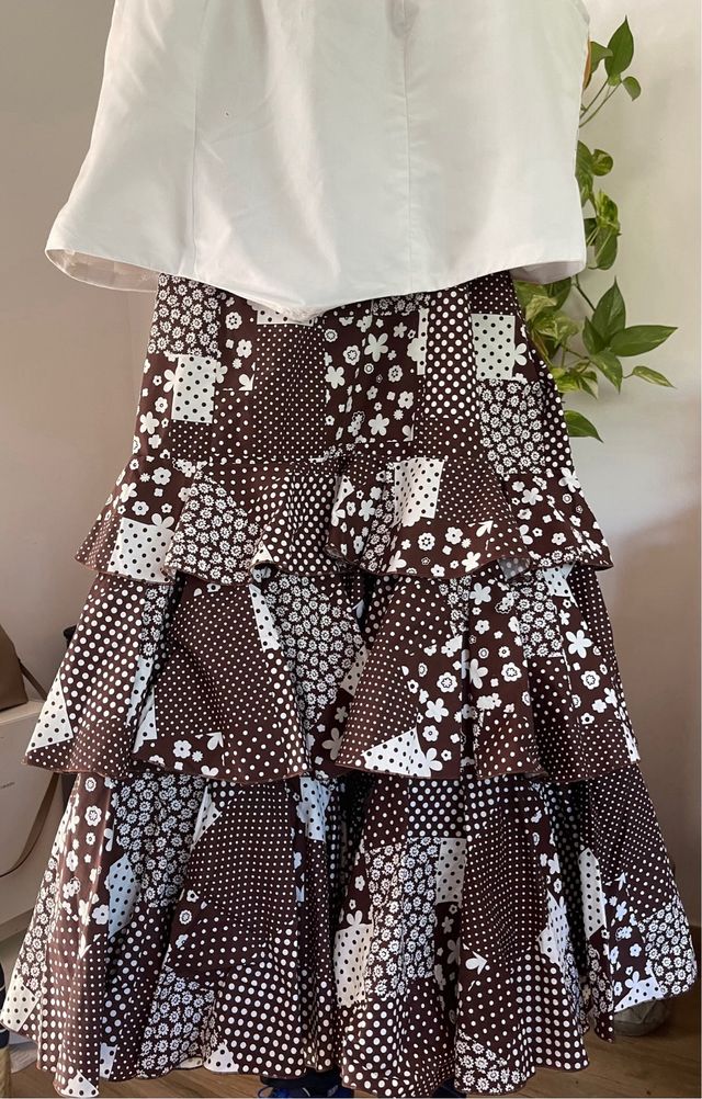 Conjunto de corpiño y falda de flamenca