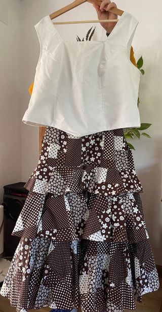 Conjunto de corpiño y falda de flamenca