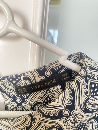 Vestido Zara Basic estampado talla XS