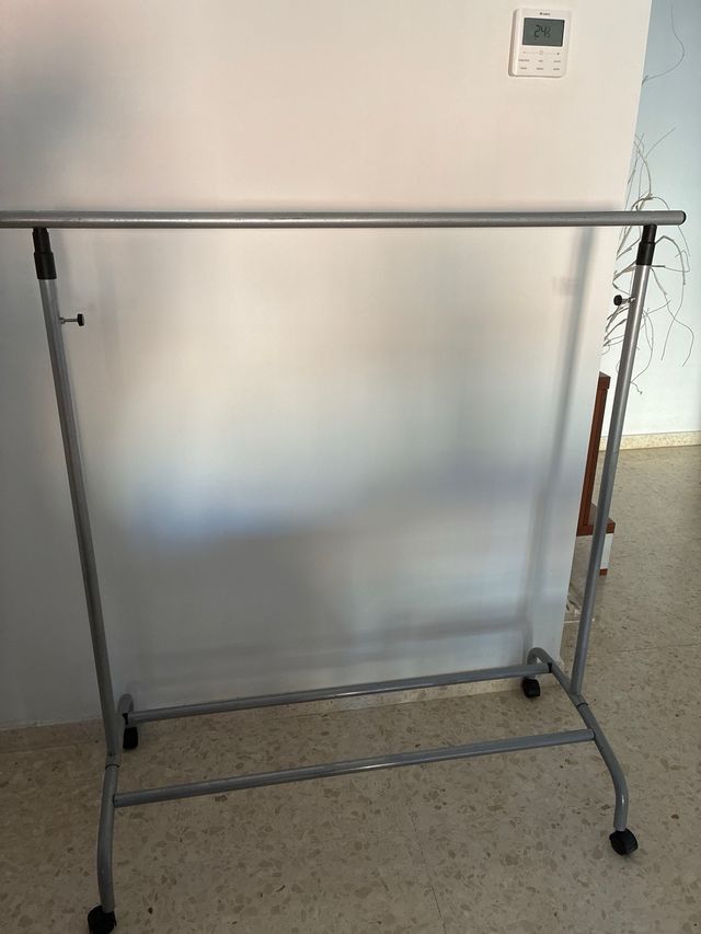 Burro perchero ropa metálico