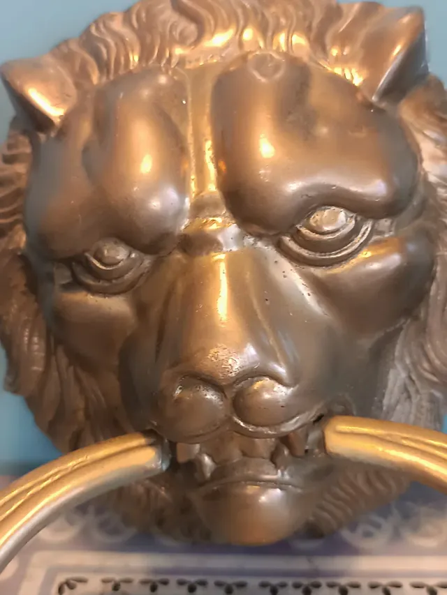 Picaporte / aldaba león bronce