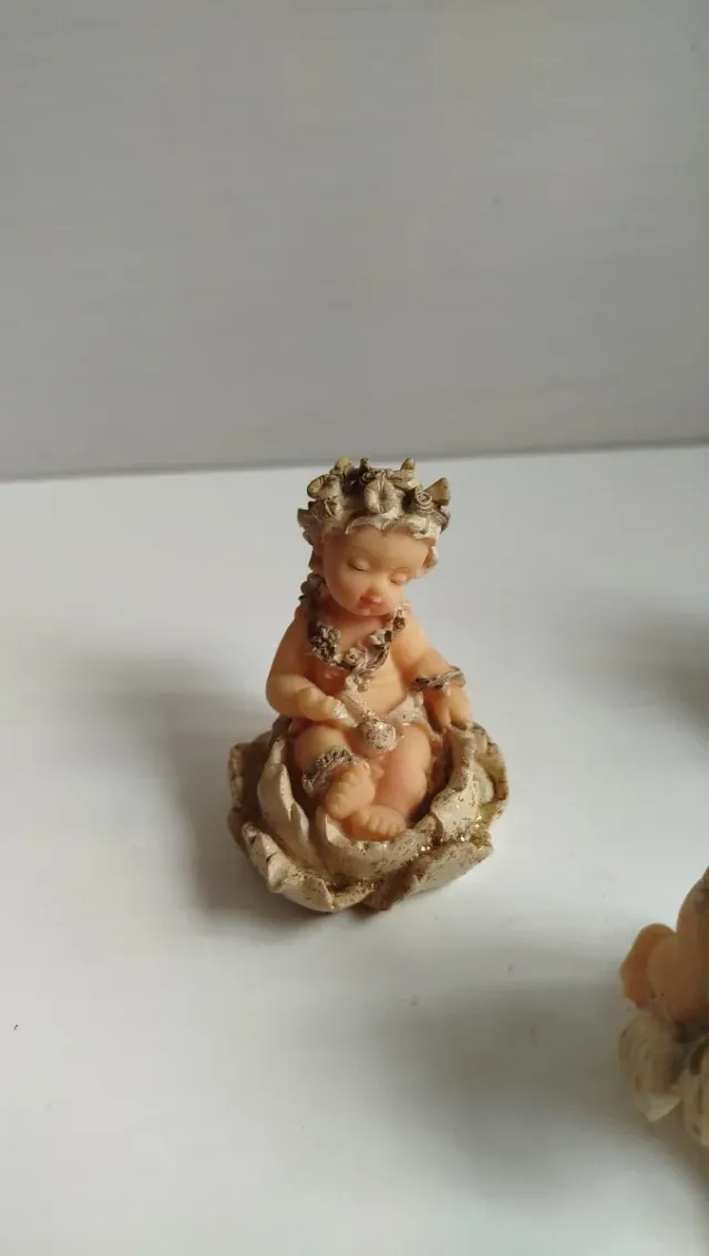 Lotto 4 statuette angioletti