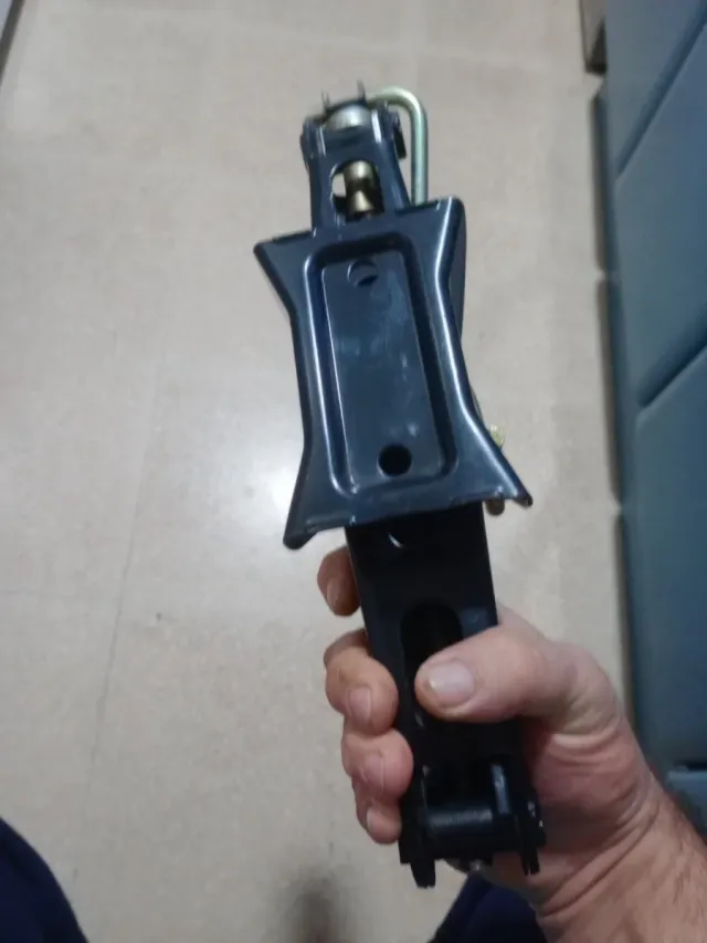 Gato mecánico para coche