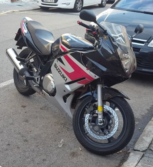 Suzuki GS500F 2006 Carenada,Etiqueta B