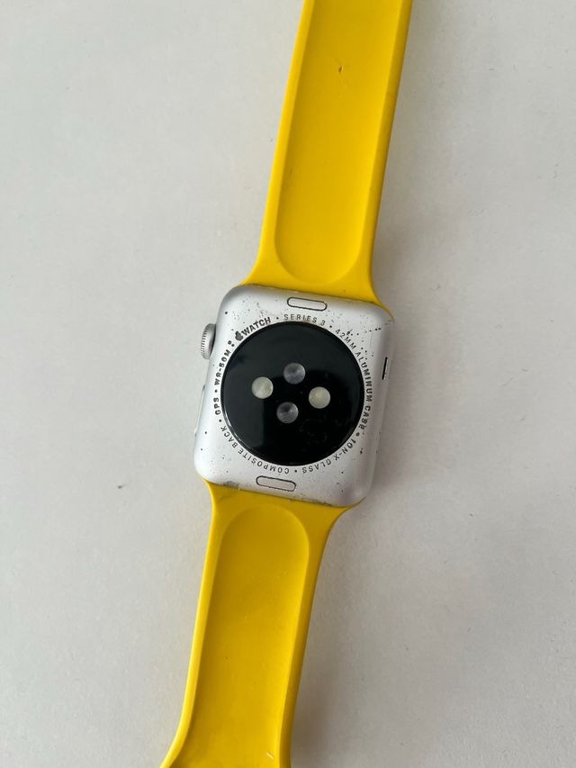 Apple Watch Series 3 Plata y Amarillo 42 mm