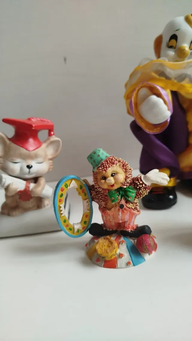 Lotto statuette personaggi vari