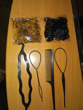 Gomitas para trenzas y peines incluidos