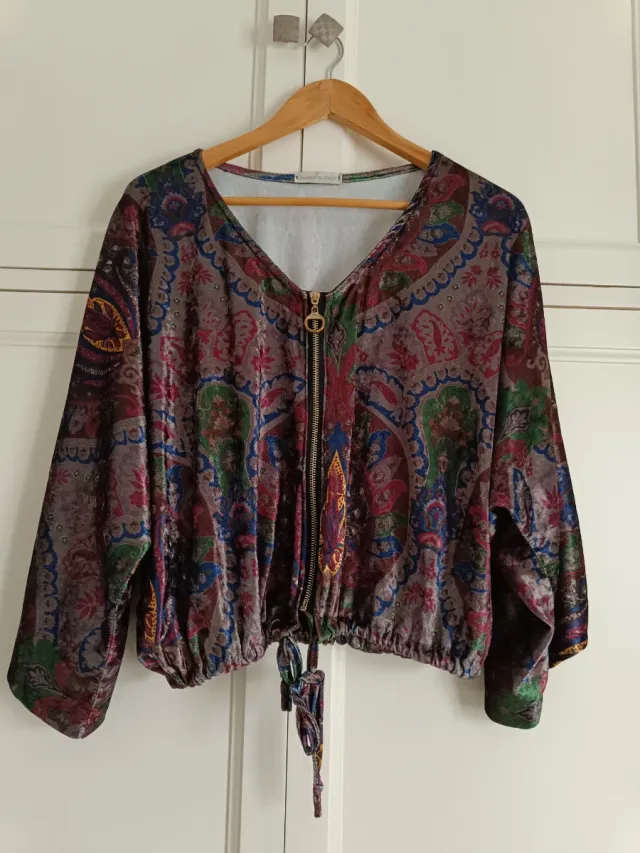 Chaqueta bomber estampada cremallera