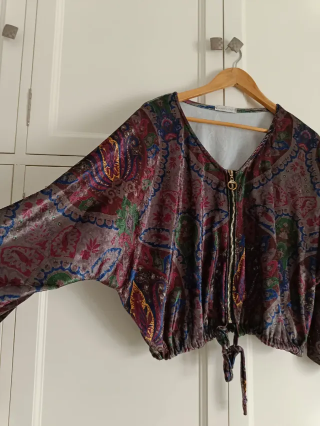 Chaqueta bomber estampada cremallera