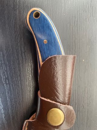 Herramienta de corte con mango azul