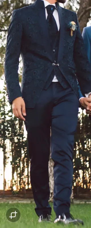 Traje de Novio Arax Gazzó Bordado Azul Marino