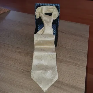 Corbata Liney Beige y Dorada