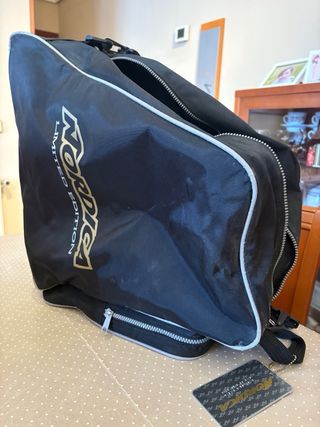 Botas de esquí Nordica grises y blancas