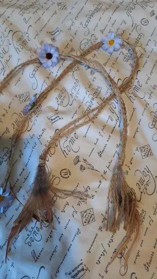 Cinturón artesanal flores y plumas