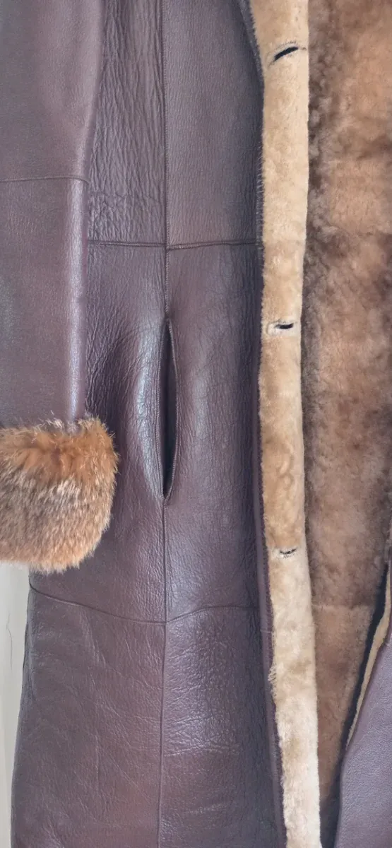 Abrigo reversible de piel marrón