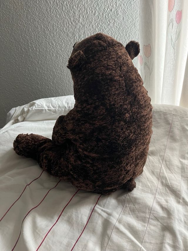 Oso de peluche marrón