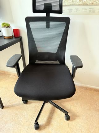 Silla de oficina ergonómica, negra