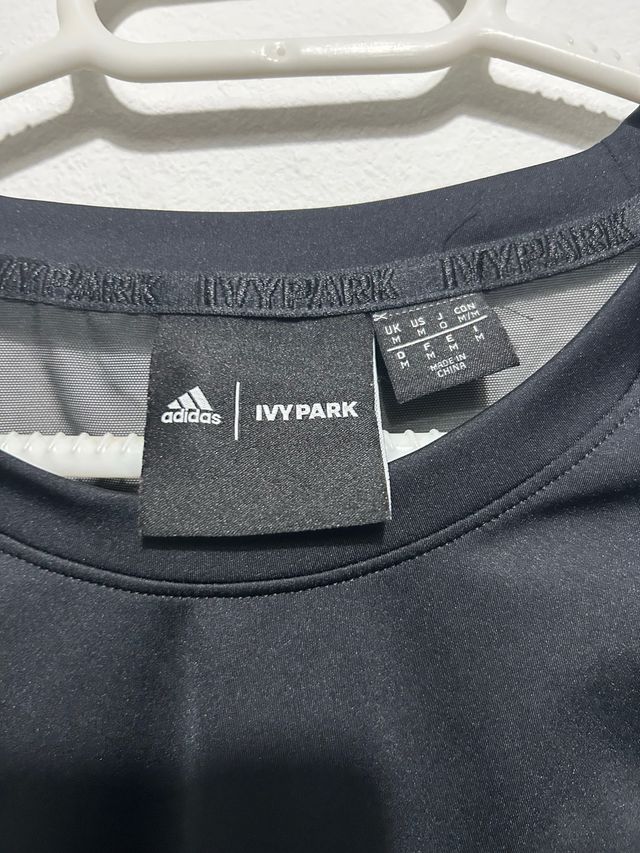 Camiseta deportiva negra Adidas