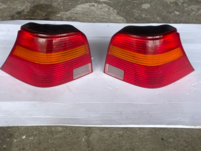 Pilotos Traseros Golf IV (Juego)