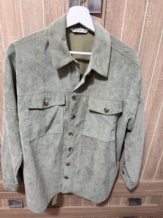 Sobrecamisa verde Stradivarius Talla XL