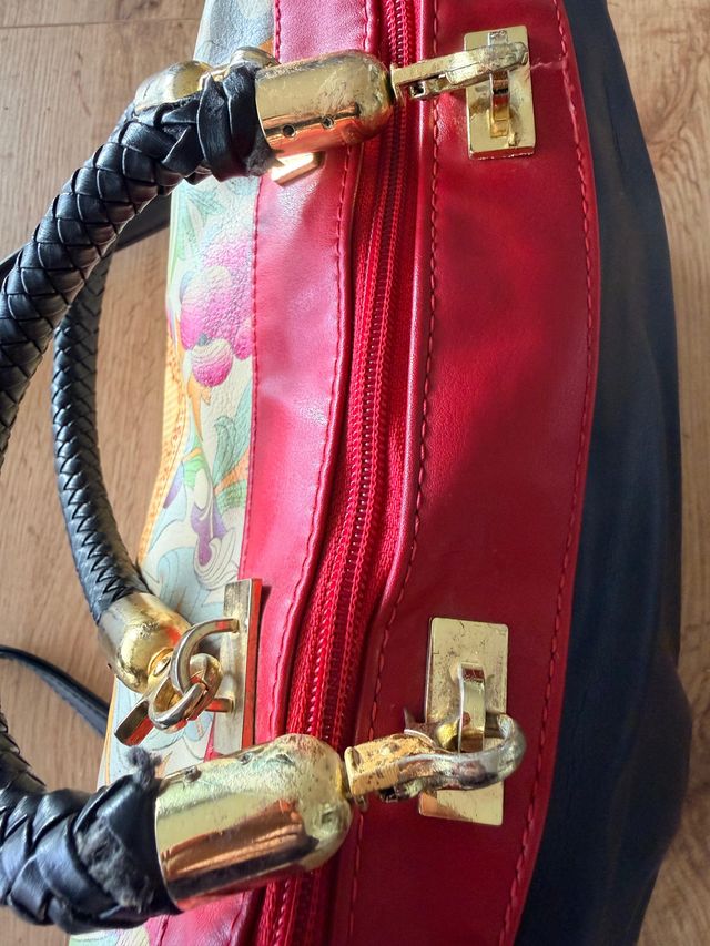 Bolso estilo vintage con estampado floral