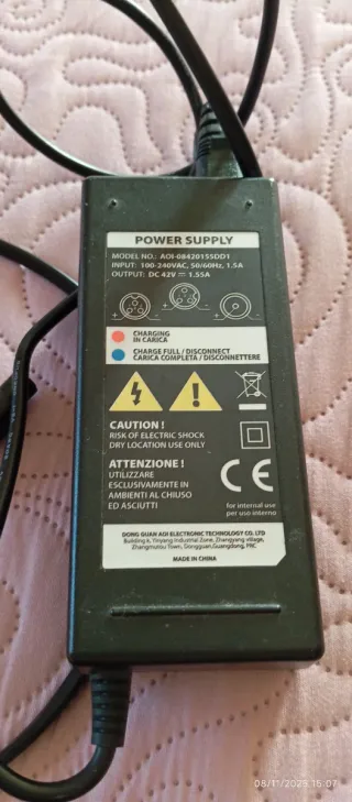 Caricatore Hoverboard AOI 42V 1.55A