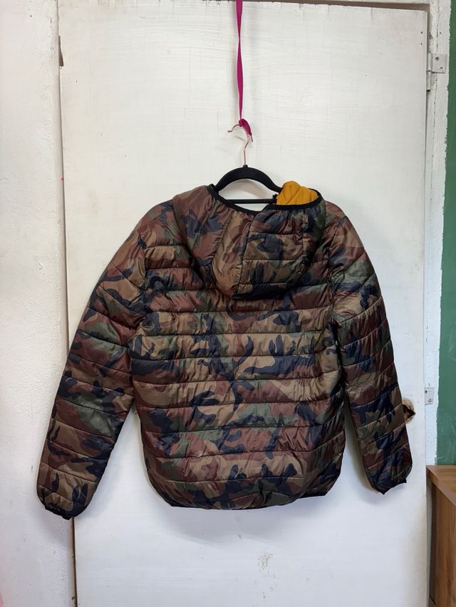 Chaqueta acolchada camuflaje de niño