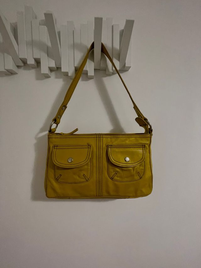 Bolso piel vacuno alta calidad, color
mostaza