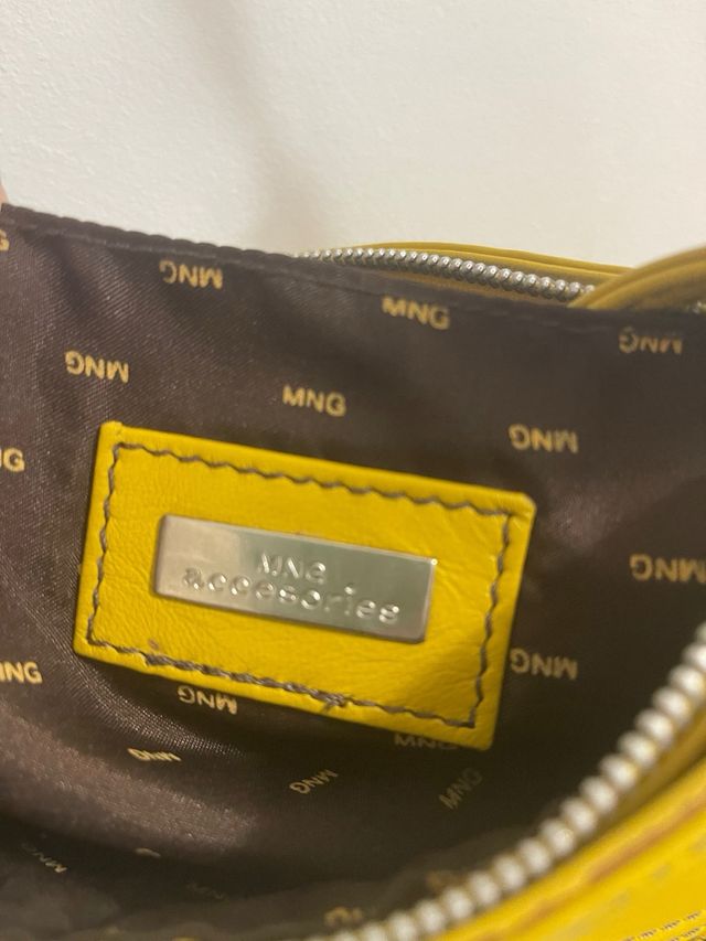 Bolso piel vacuno alta calidad, color
mostaza