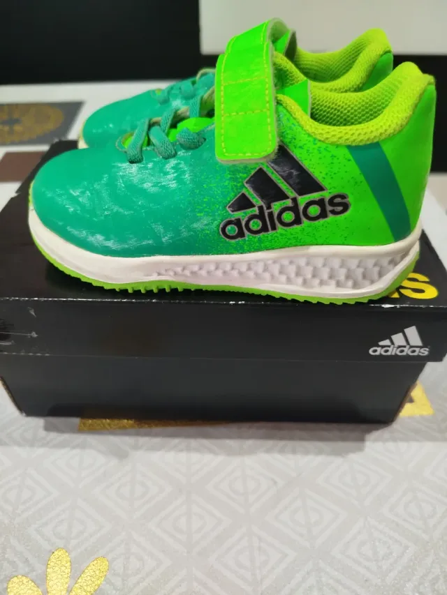 Zapatillas Adidas niño verdes Talla 22