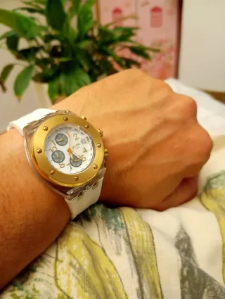 Reloj Follie Follie Dorado y Blanco