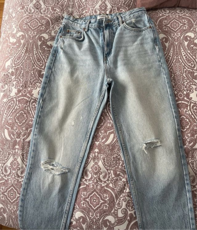 Vaqueros Mum desgastados
