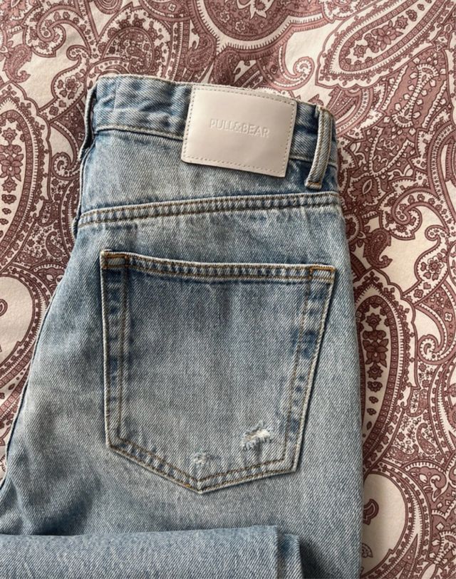 Vaqueros Mum desgastados