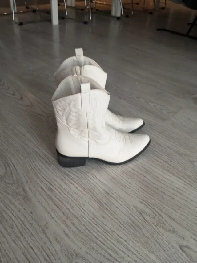 Botas de cowboy blancas
