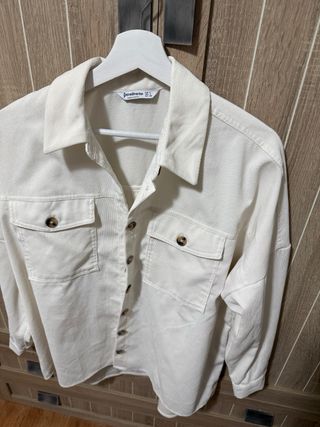 Sobrecamisa Stradivarius Blanca Talla L