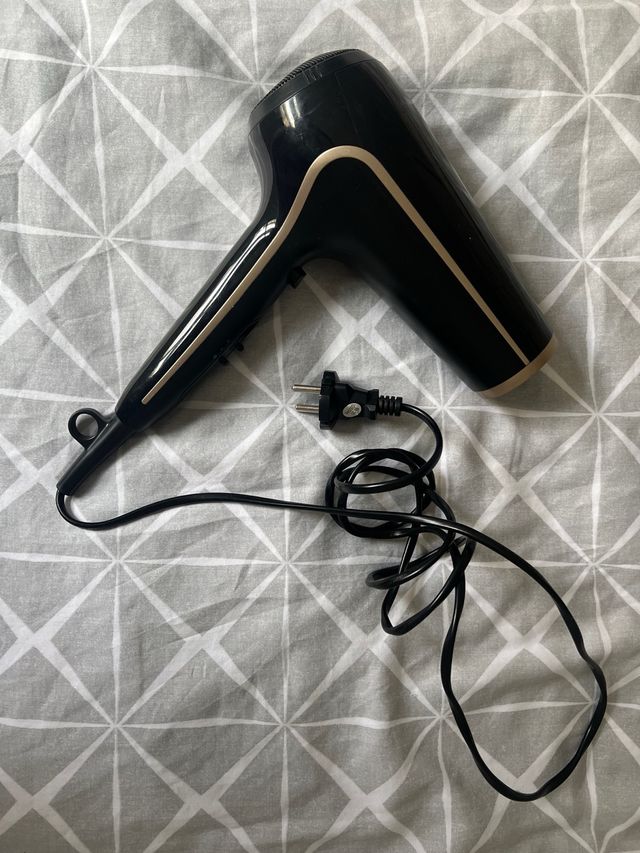 Secador de pelo Philips Negro y Dorado
