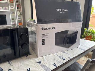 Microondas Taurus Negro 20L